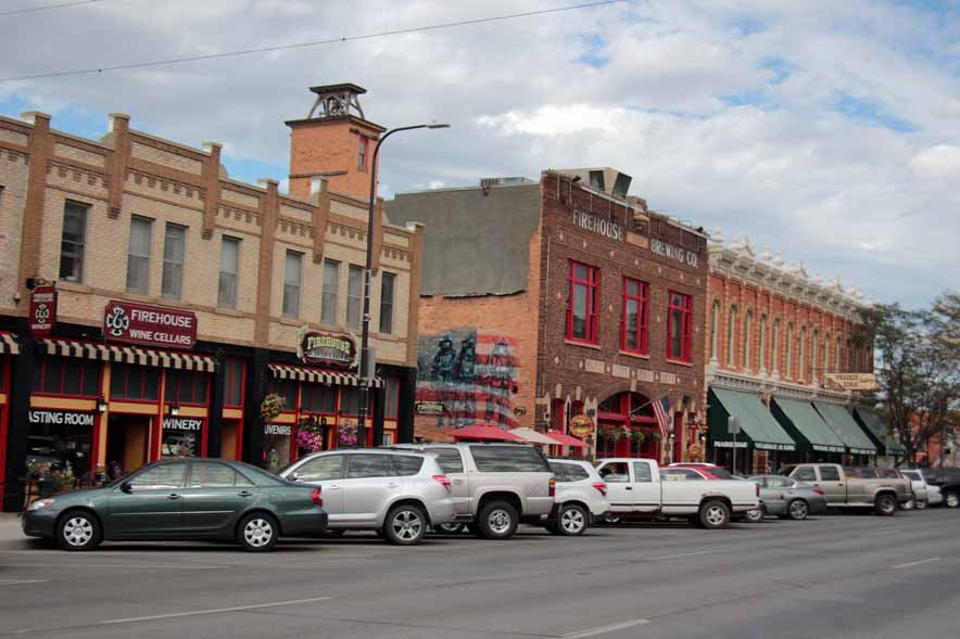 ���C�i���[