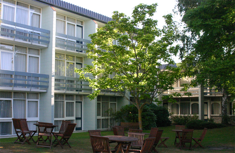 �z���f�C�C���z�e���̓���