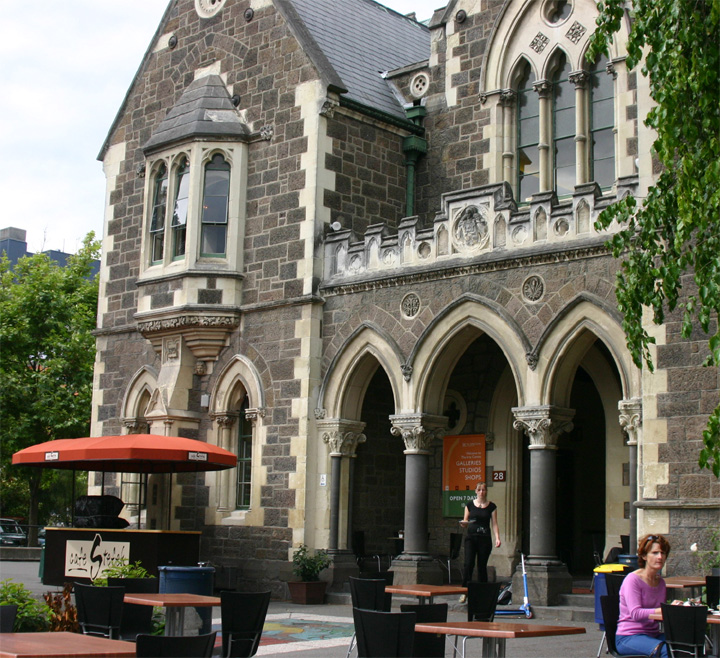 �A�[�g�Z���^�[�̃J�t�F