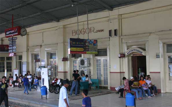 �{�S�[���w