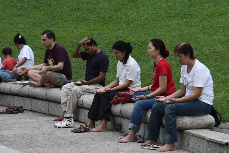 �V���K�|�[���A�����̐l�X