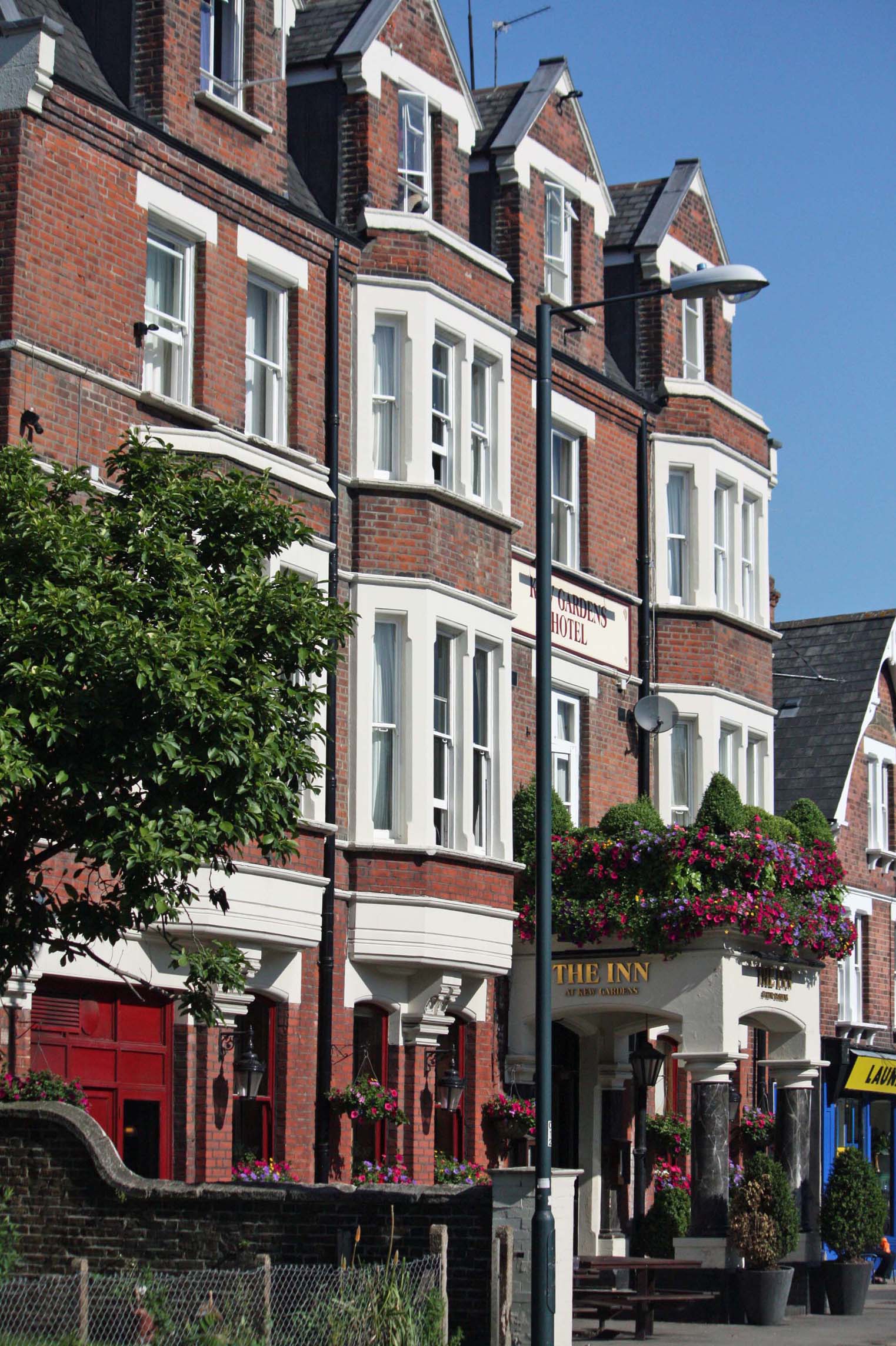 �L���[�K�[�f���z�e��