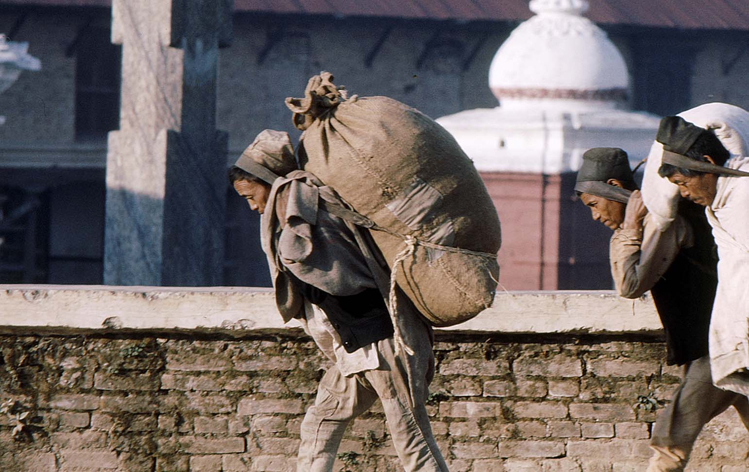 �����g�����׉^��